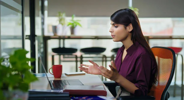 Working professional in Pune building workplace confidence through an online English course